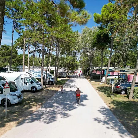 Lido مكان تخييم 3*